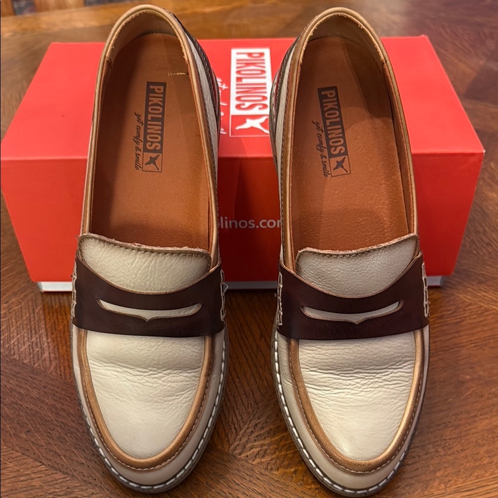 Pikolinos leather penny loafers